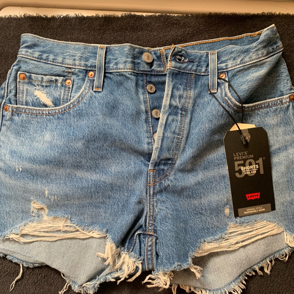 Levi’s 501 dark wash short size 29